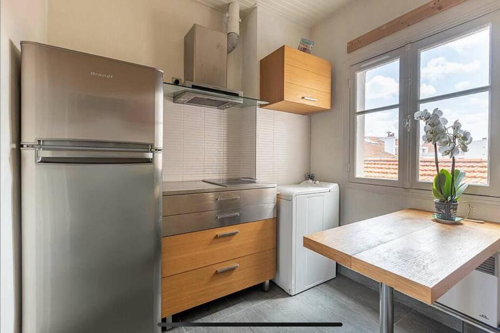 Exceptionnel 3 Pieces Art Deco En Dernier Etage Avec Garage Prive Centre Biarritz Apartment Luaran gambar
