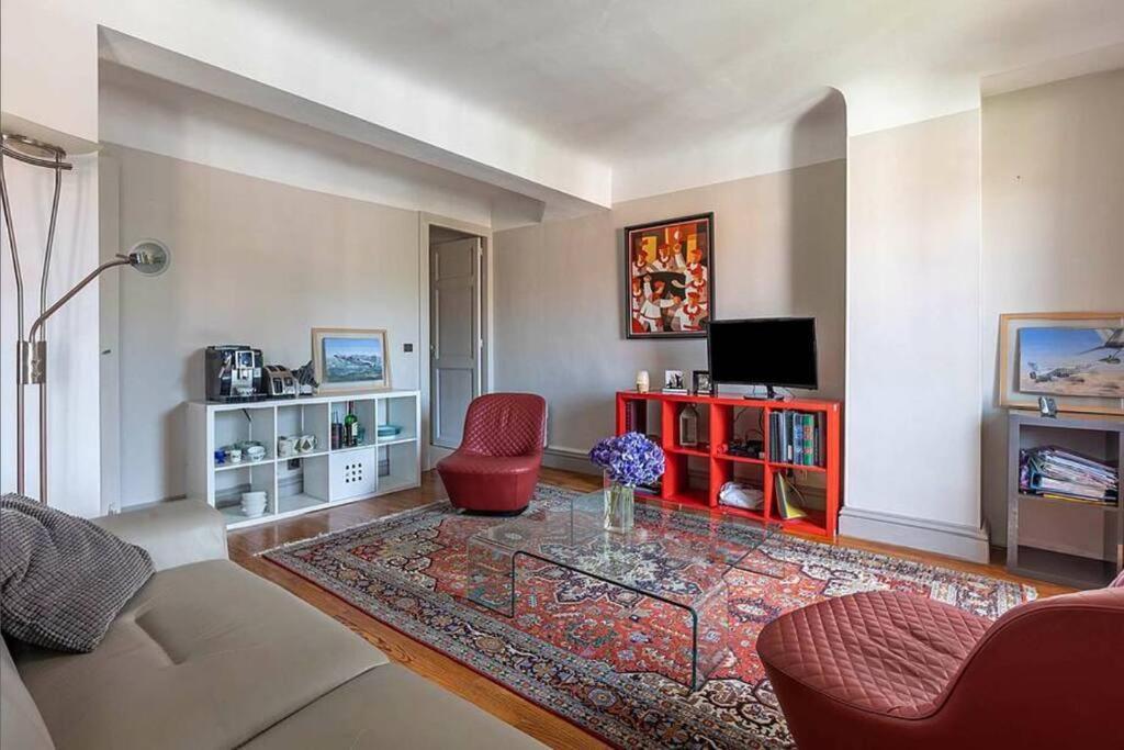 Exceptionnel 3 Pieces Art Deco En Dernier Etage Avec Garage Prive Centre Biarritz Apartment Luaran gambar