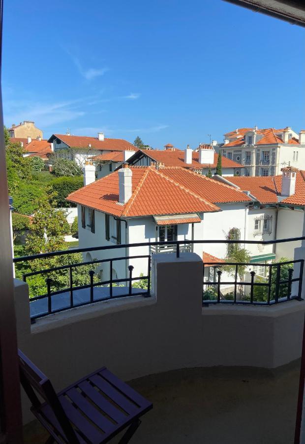 Exceptionnel 3 Pieces Art Deco En Dernier Etage Avec Garage Prive Centre Biarritz Apartment Luaran gambar
